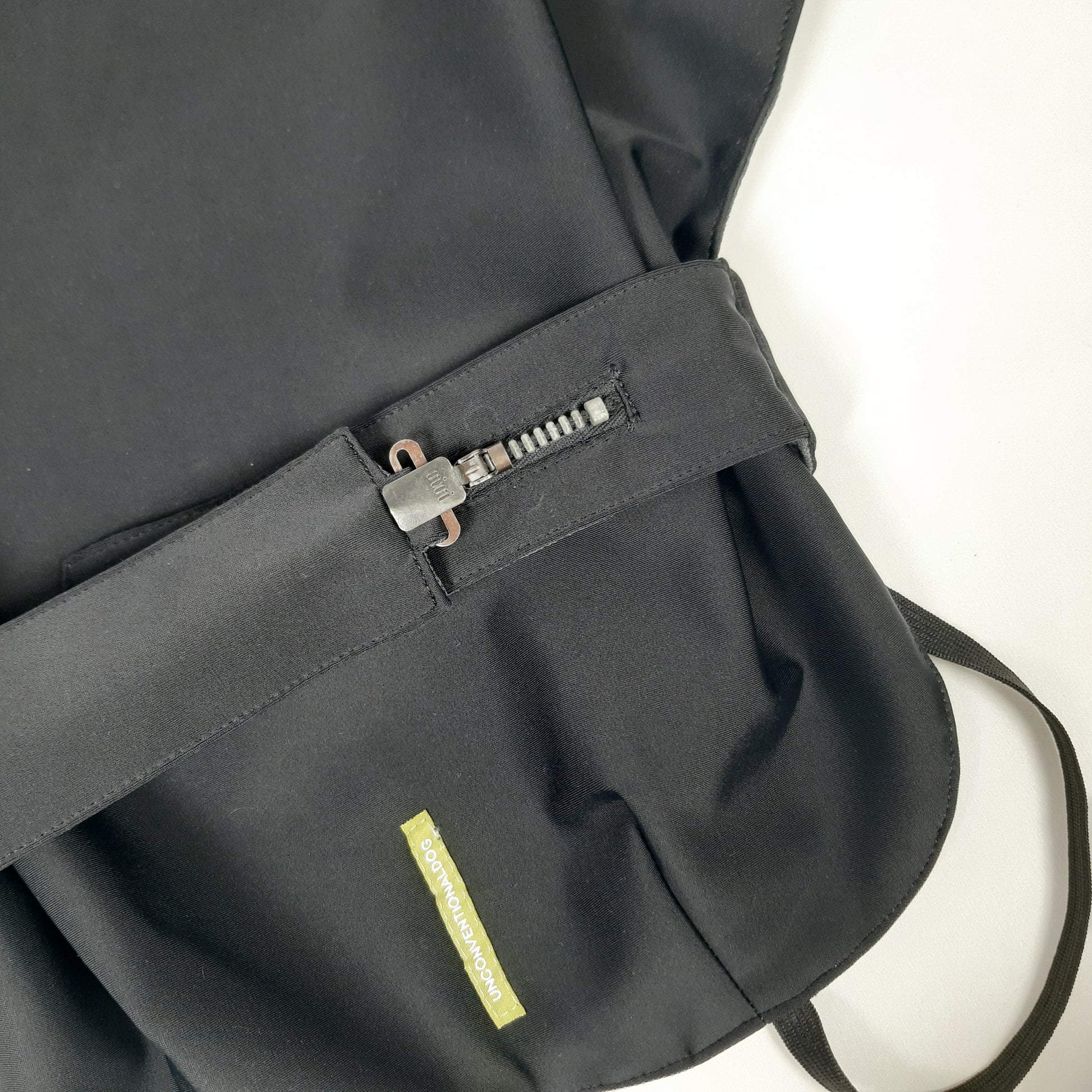 IMPERMEABILE IN TESSUTO TECNICO EVERYDAY NERO