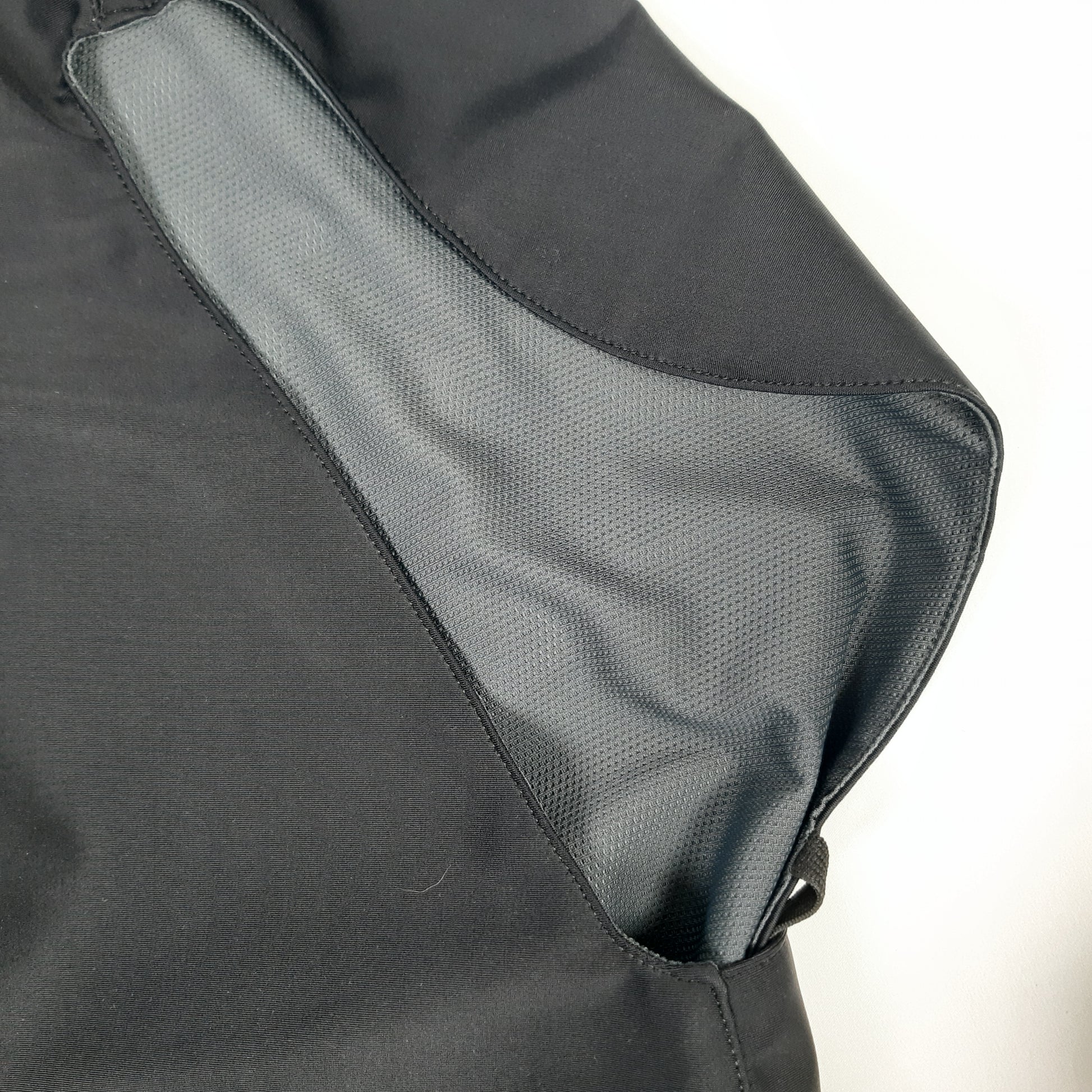 IMPERMEABILE IN TESSUTO TECNICO EVERYDAY NERO