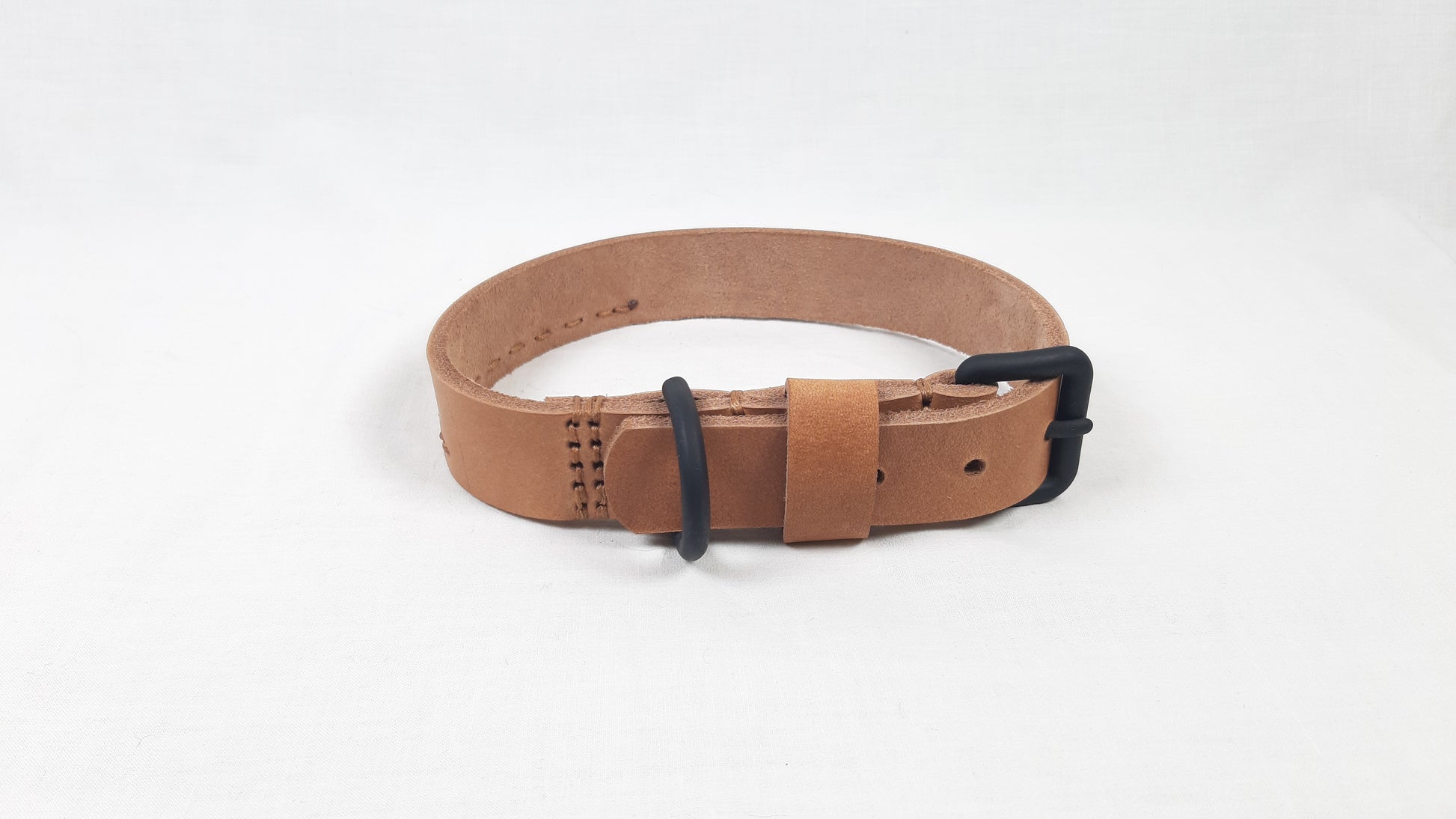 COLLARE IN CUOIO HOBO h.2,5CM