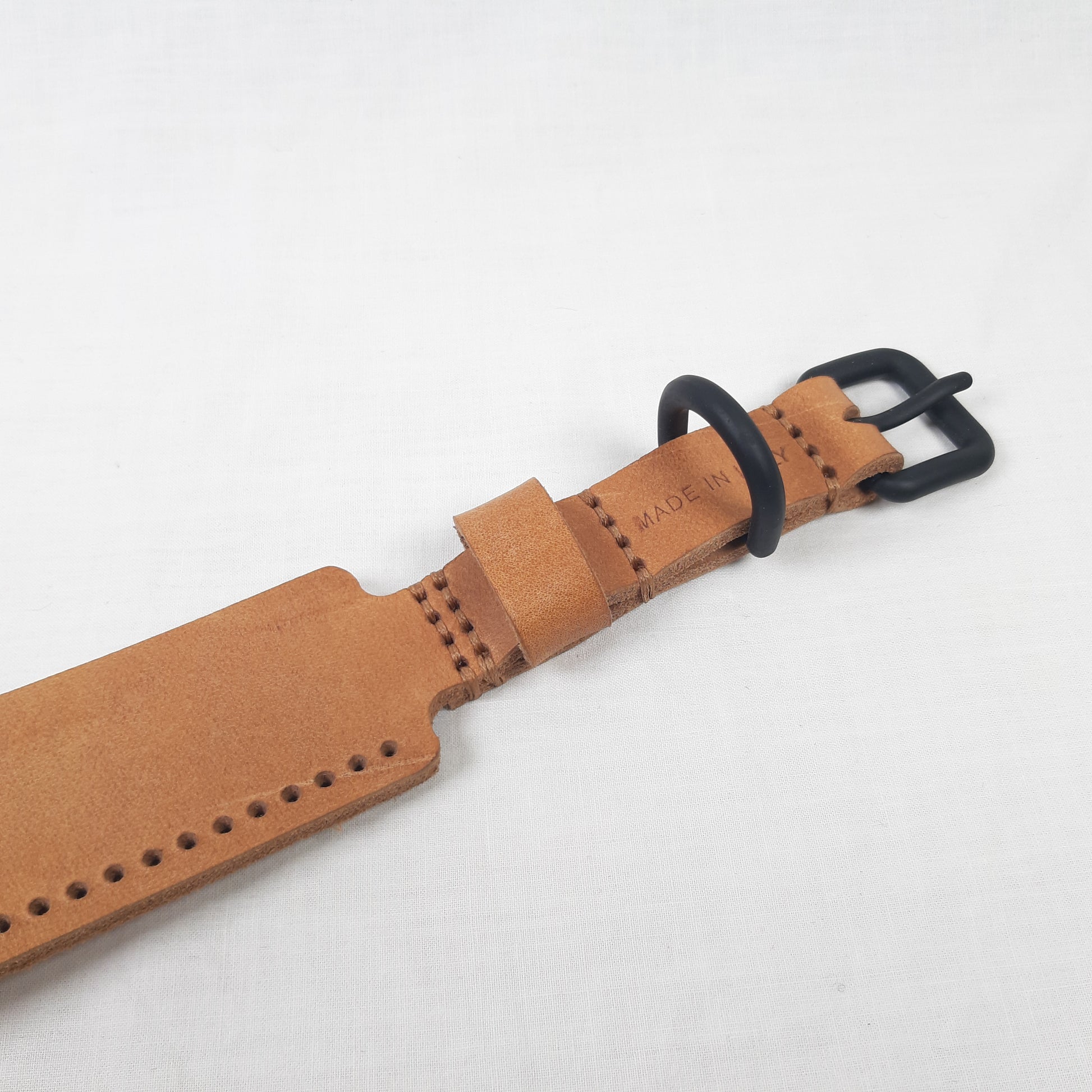 COLLARE IN CUOIO HOBO h.4CM